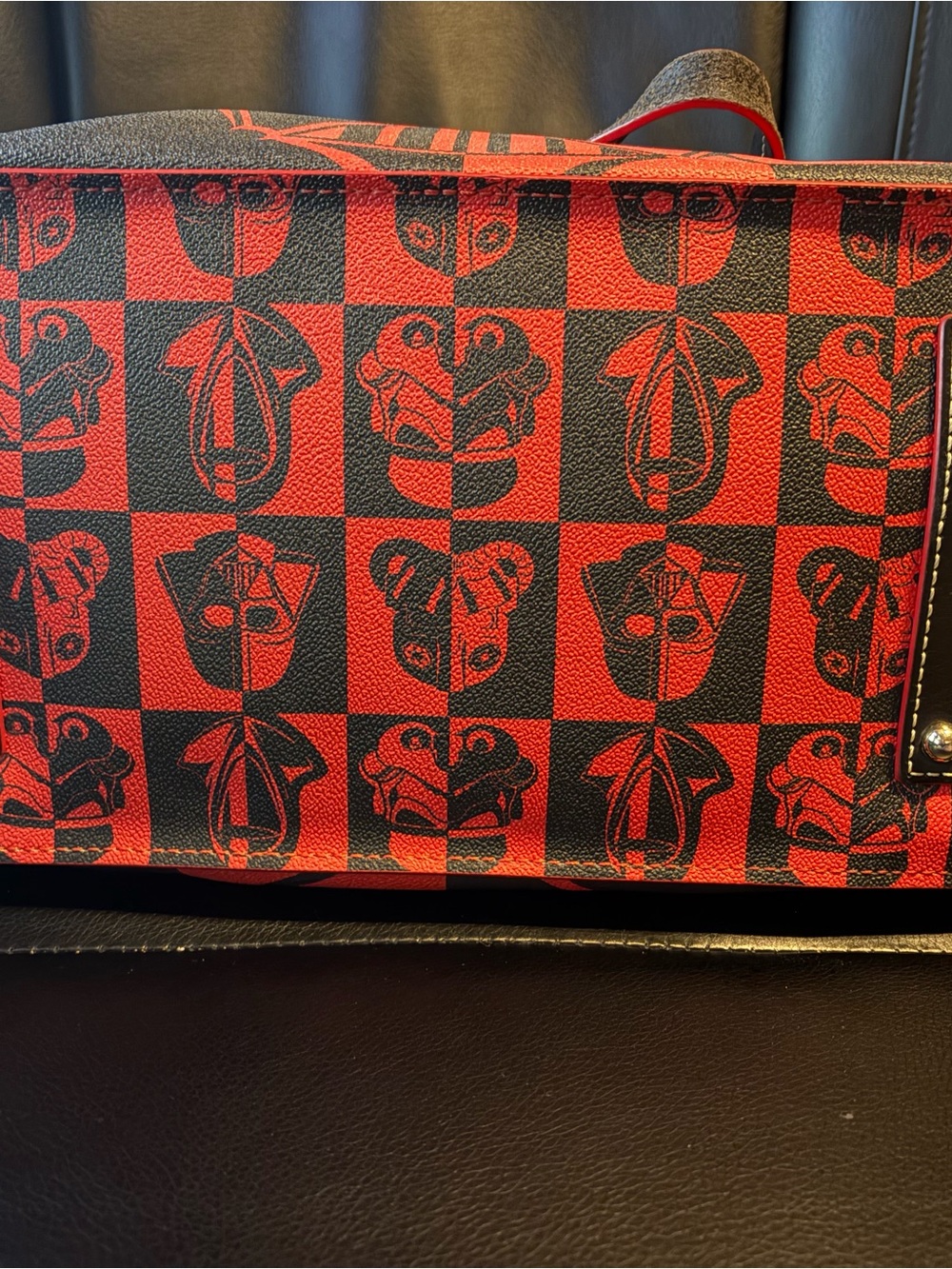 RARE 2017 Dark Side Darth Vader Star Wars Disney Dooney & Bourke Messenger Tote - Picture 3 of 16